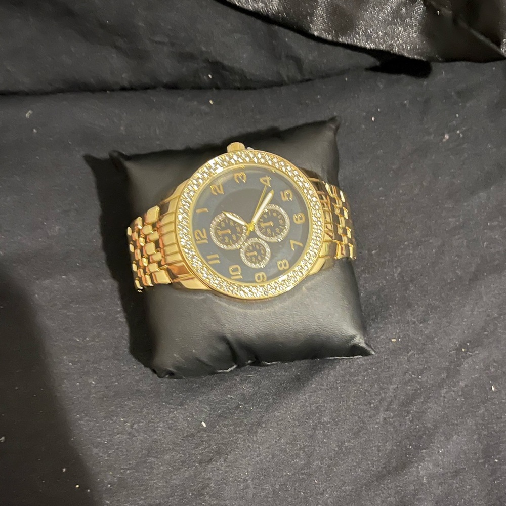 Watch - Picture 5 of 5